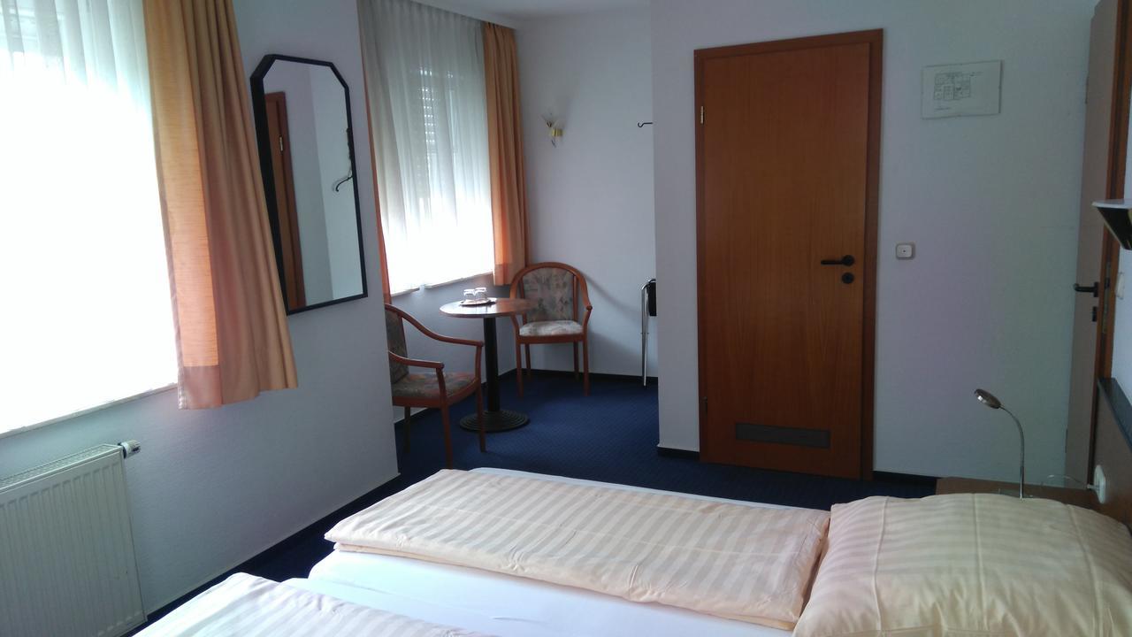 Hotel Loewensteiner Hof Haus Am Neuplatz Wertheim Exterior foto
